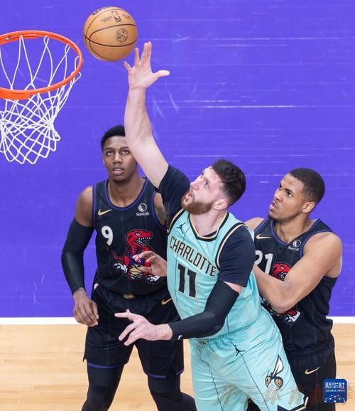 开云体育APP：巴雷特打进关键球 猛龙主场险胜黄蜂