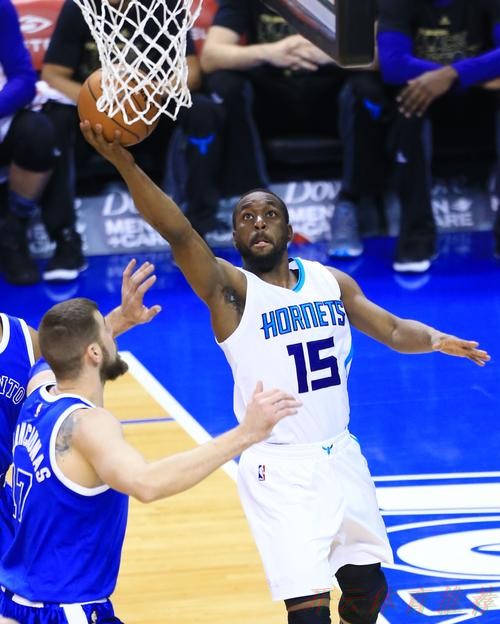 开云体育APP：巴雷特打进关键球 猛龙主场险胜黄蜂